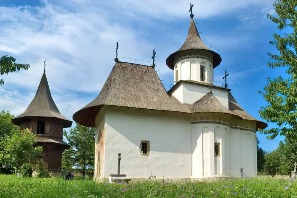 Biserica Inaltarea Sfintei Cruci din Patrauti