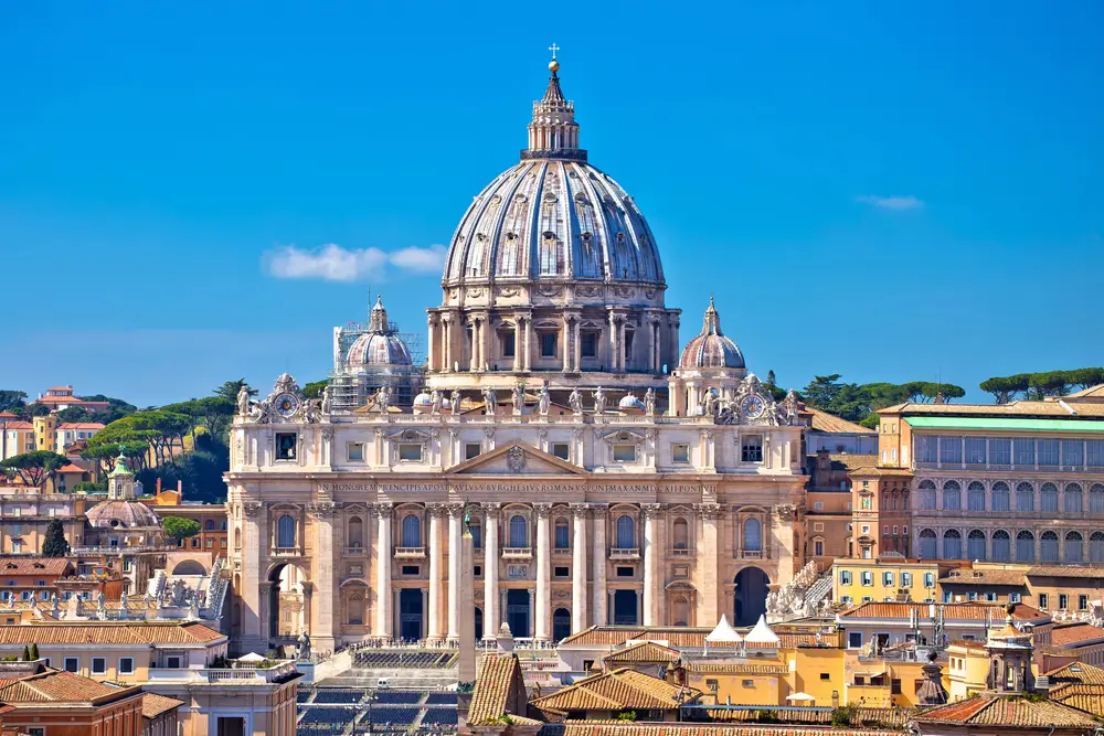 Bazilica Sfantul Petru (Basilica di San Pietro)