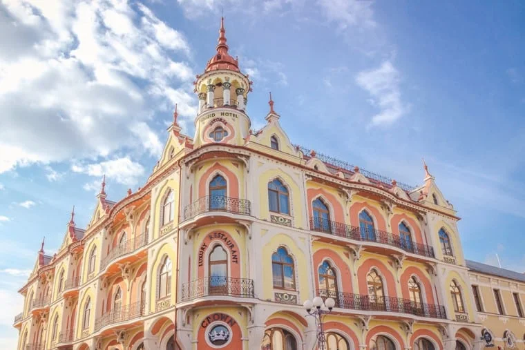 Astoria Grand Hotel (Palatul Sztarill)